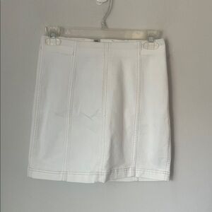 Free People white denim mini skirt, size 4 🖤